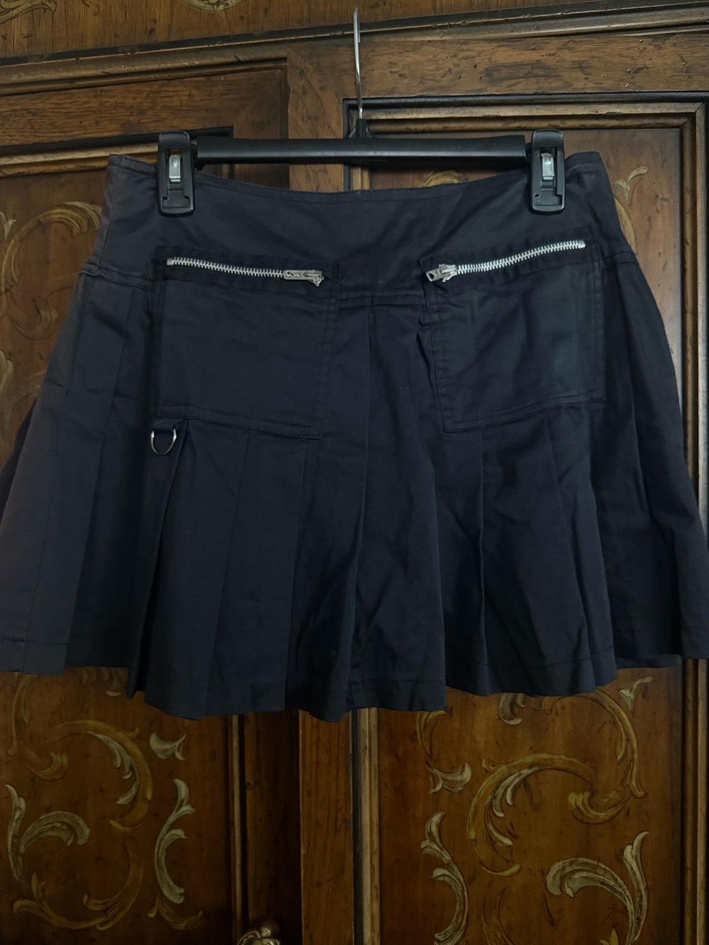 Women’s Black Pleated Mini Skirt